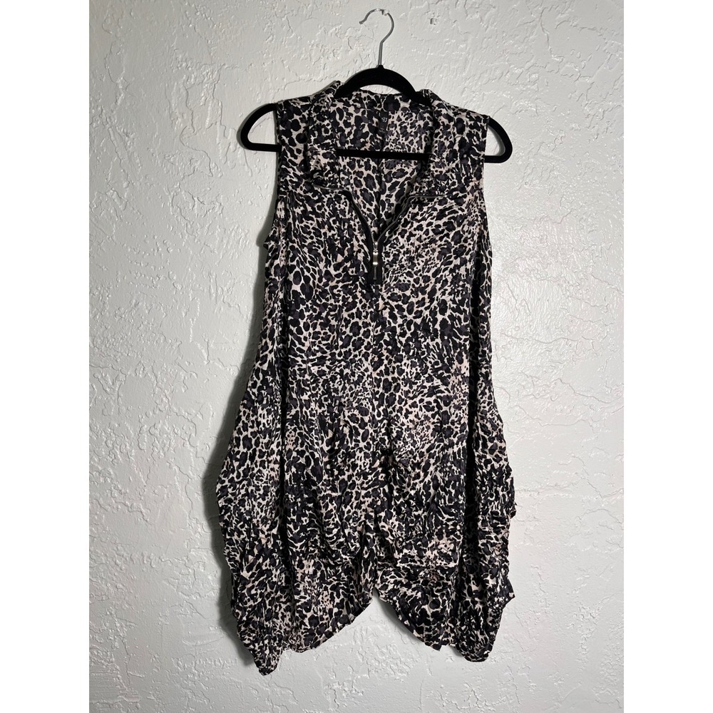 By JJ Animal Print Sleeveless Zip Neck Tunic Bubble Hem Pockets Size Small‎